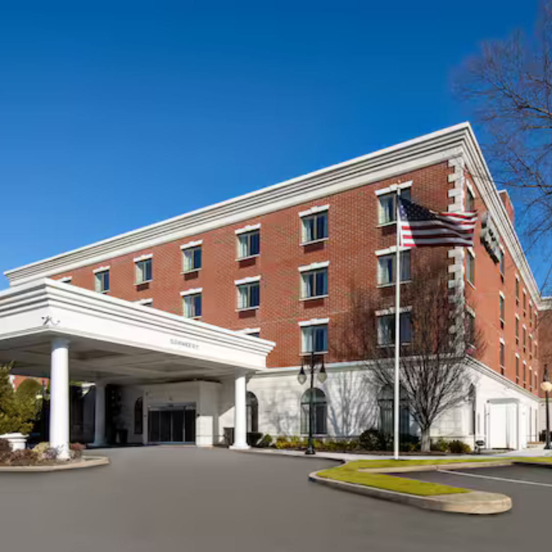 Hampton Inn & Suites Rockville Centre thumbnail